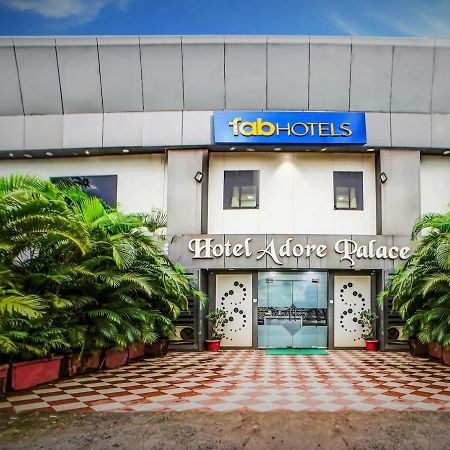Hotel Adore Palace มุมไบ ภายนอก รูปภาพ