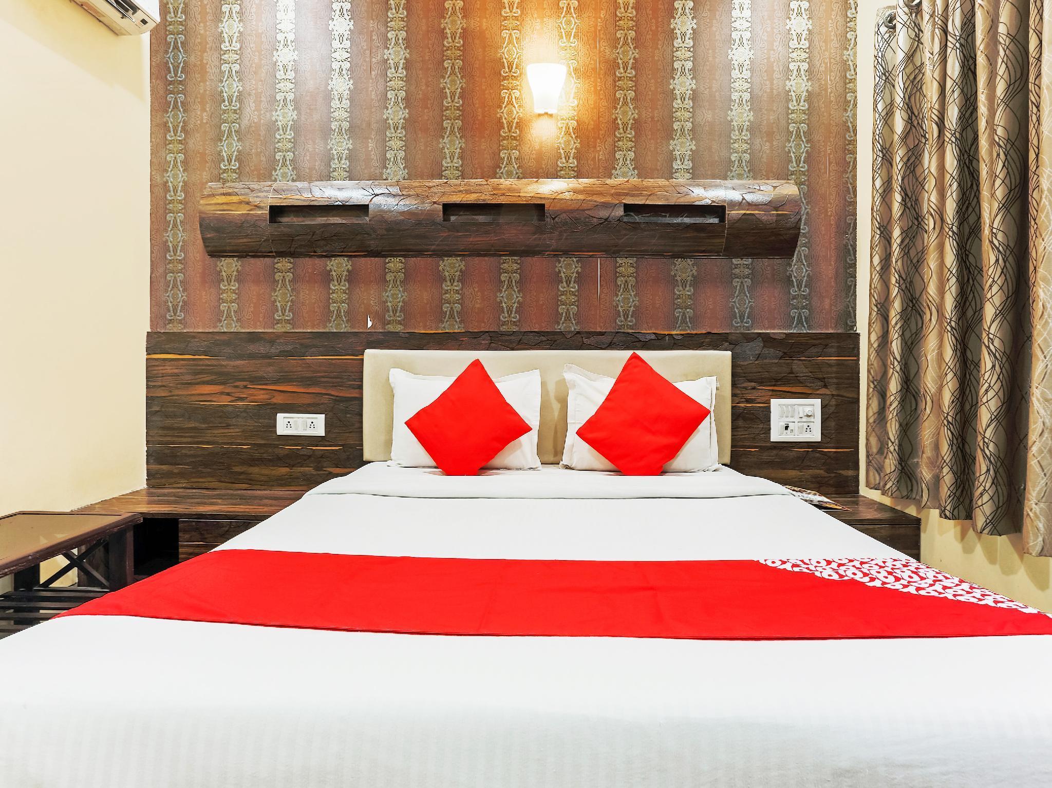 Hotel Adore Palace มุมไบ ภายนอก รูปภาพ